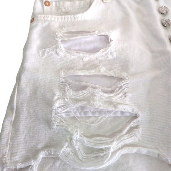 We The Free White Distressed Shorts .. Size 25 - Picture 5 of 10